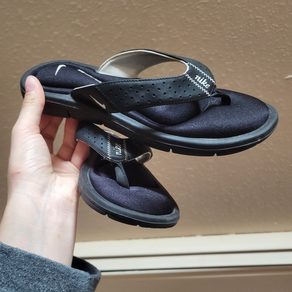 Nike comfort sandals